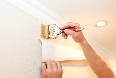 Pose de papier peint à Cires-lès-Mello — revêtements muraux et toiles de verre